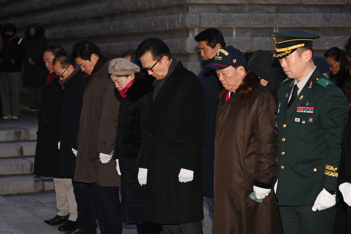 이재호 연수구청장이 2026년 병오년 새해 첫 공식 일정으로 순국선열과 호국영령에 대한 참배로 업무를 시작했다